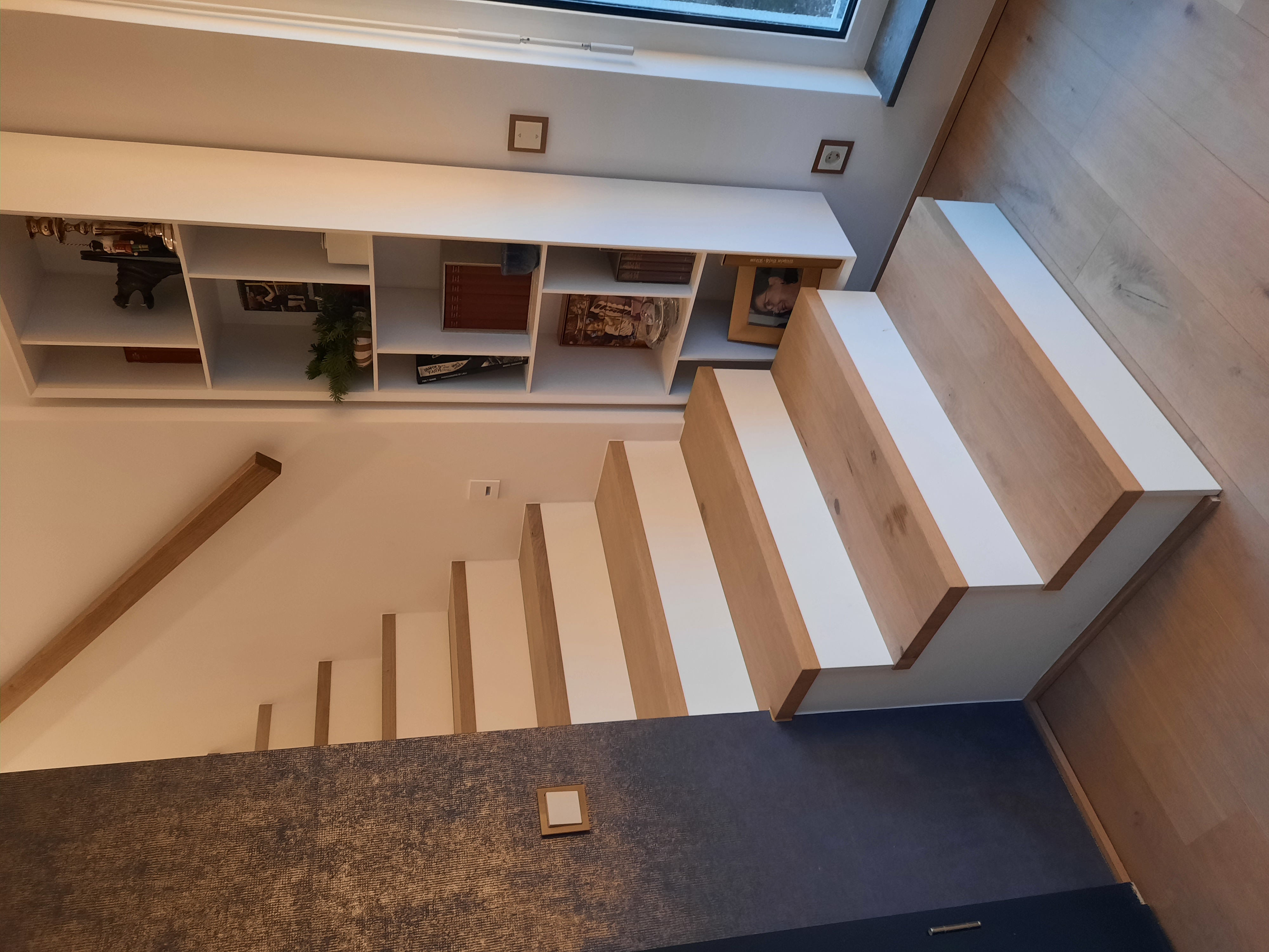 Rustikales Wohnzimmer in Aachen mit 200 mm breiten naturhell geölten Eichendielen, 150 qm.